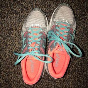 Size 6.5 women’s ASICS running shoes!!